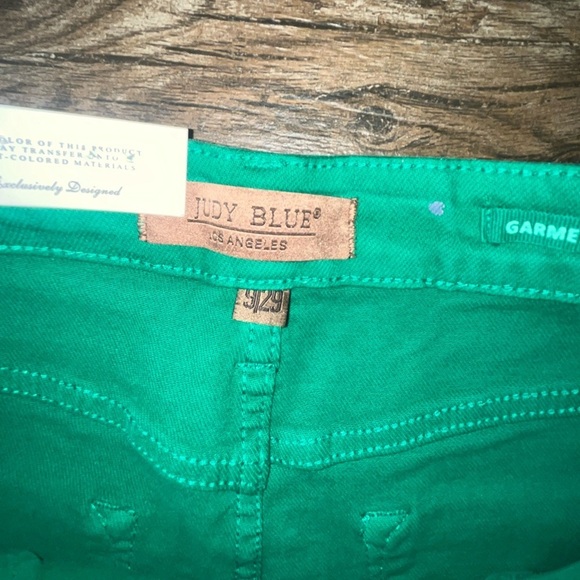 NWT Judy Blue “ seeing green” Tummy control wide leg cropped pants - Picture 2 of 4